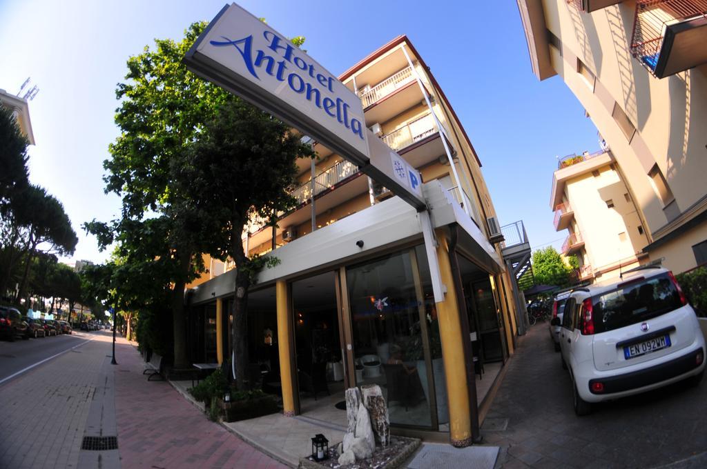 Hotel Antonella ลิโด ดิ กลาสเซ ภายนอก รูปภาพ